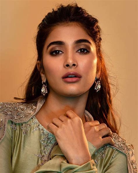 High respect to the display of faith in oneself and fearlessness that these women have shown. PoOjA HeGde Dp Pics For Whatsapp
