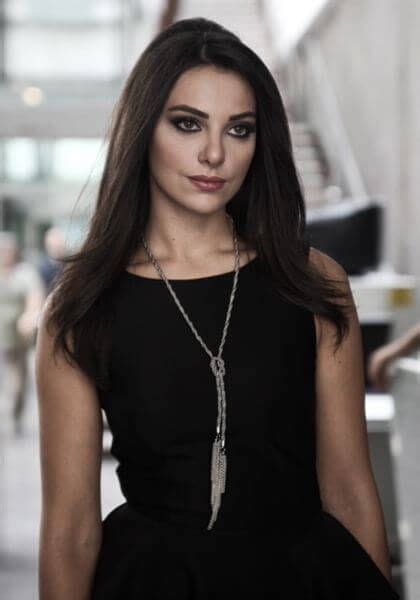 Hot And Sexy Turkish Actress Tuvana Türkay Hd Photos And Wallpapers Hd Photos Tuvana Turkay
