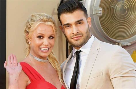 Britney Spears Y Su Novio Están De Vuelta En Instagram ¡mira Su Nuevo Video Salta 4400