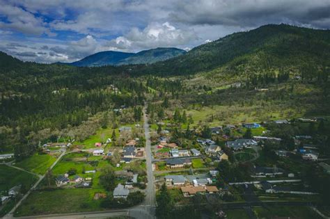 33 Best & Fun Things to Do in Medford (OR) - The Tourist Checklist