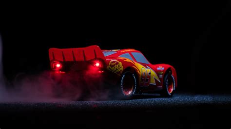 2048x1152 Lightning Mcqueen Cars 3 Pixar Disney 4k Wallpaper2048x1152