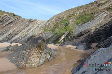 Destaque para a proximidade à praia de almograve, situada a 8 minutos. Praia da Amália - Praias - Concelho de Odemira ...