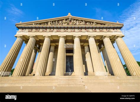 Parthenon Replica Im Centennial Park In Nashville Tennessee Usa