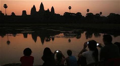 Cambodians Angered Over Nude Photo Incidents At Temples World News