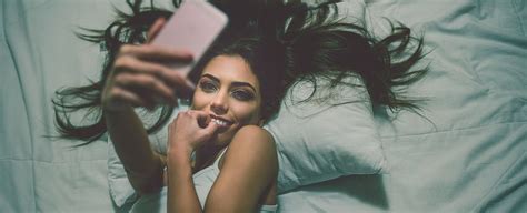 There S A Disturbing Link Between Women Posting Sexy Selfies And Income