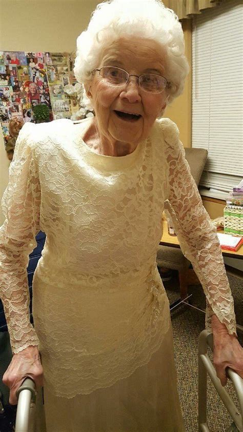 My 102 Year Old Great Grandma Had Prom At Her Nursing Home She Never