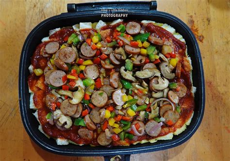Dan permintaan tinggi tentulah roti sosej. Pizza Roti Telur Sosej Ayam Black Pepper - AMIE'S LITTLE ...