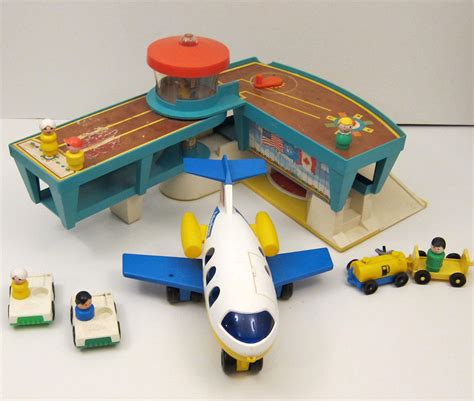 Fisher Price Airport Wtih Airplane And Little People Toy Vintage 1970