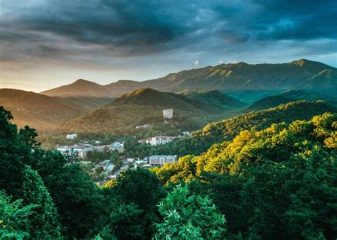 Top 10 Attractions in the Smoky Mountains | VacationRentals.com | Smoky