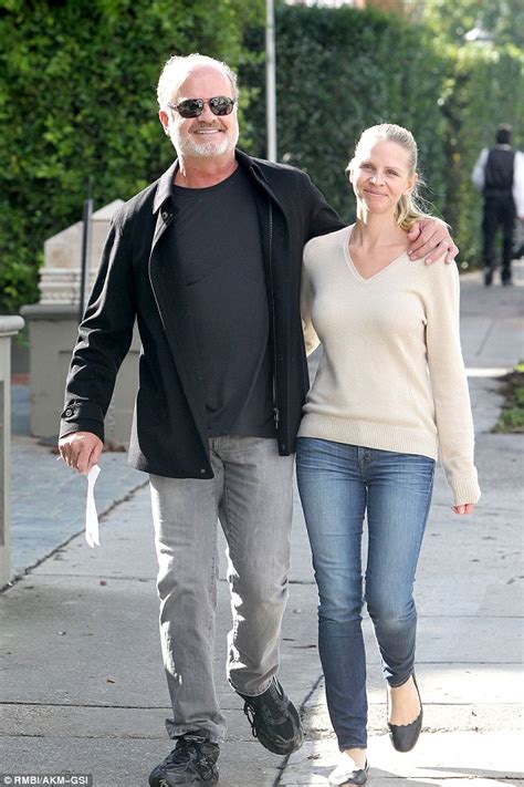 Kelsey Grammer Enjoys Leisurely Stroll With Wife Kayte Walsh Daily Mail Online