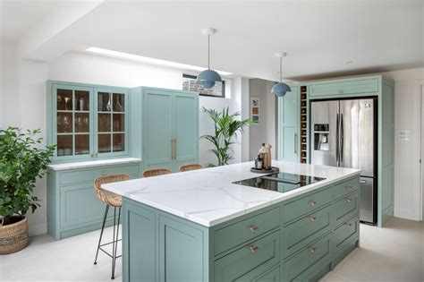 20 Best Kitchen Cabinet Paint Colors According To Pros