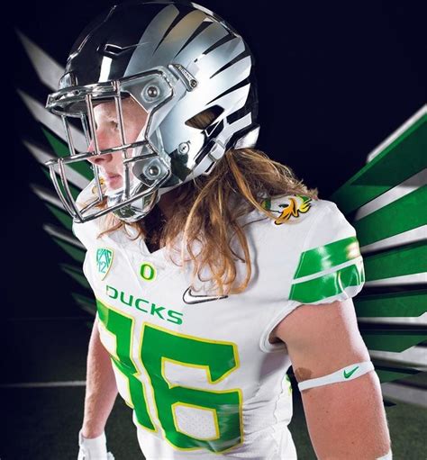 Oregon Ducks To Wear White And Green Uniforms With Chrome Wings For