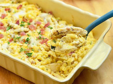 Macaroni And Cheese With Chicken Caramelized Onions And Bacon Onion