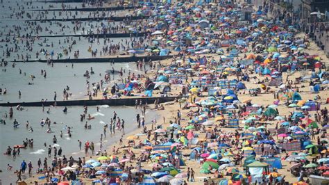 No Covid 19 Outbreaks Linked To Busy Beaches Last Summer Says