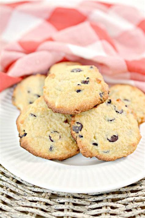 If you do have brown sugar on hand, i recommend trying my grandma's chocolate chip cookie recipe. BEST Keto Cookies! Low Carb Keto Chocolate Chip Cookie ...