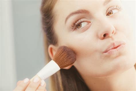 How To Apply Bronzer Your Complete Guide · Beautifulfeed