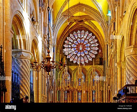 Durham Cathedral Nave And Rose Window Durham City Stock Photo Alamy