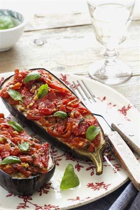 Sbucciare le patate e tagliarle a tocchetti. Melanzane al forno con pomodorini | Receita (com imagens ...