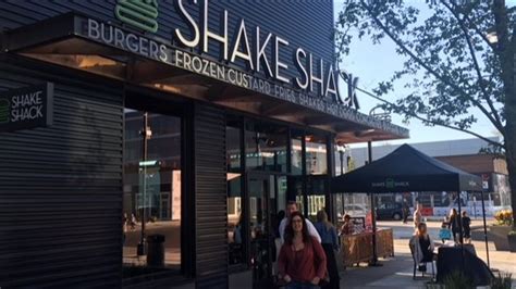 Finally Shake Shack Opens First Ohio Restaurant