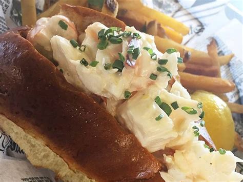 The Best Lobster Rolls In Los Angeles To Satisfy Your Cravings