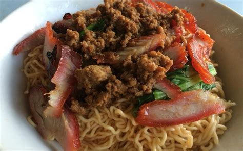 Unique to sarawak, kolo mee is a combinational of noodles, meat and vegetables tossed in a transparent sauce. Best Sarawak Kolo Mee in Kuching — FoodAdvisor