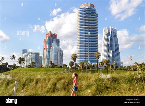 Miami Beach Floridasouth Pointe Parkpointhigh Rise Skyscraper