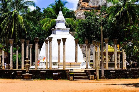 The Most Enchanting Buddhist Temples In Sri Lanka