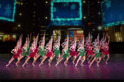 Nyc Christmas Spectacular Starring The Radio City Rockettes Getyourguide