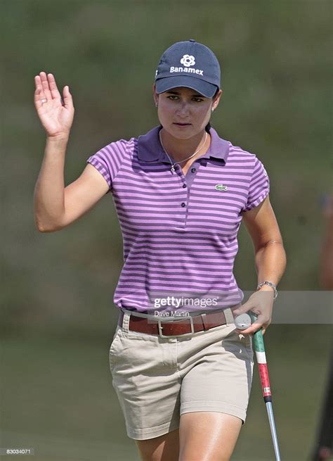 Lorena Ochoa Of Mexico Waves After Making A Par On The Eighth Hole News Photo Getty Images