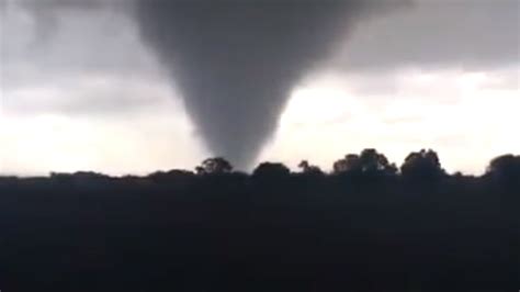 Impresionante Tornado Azotó El Norte De Santa Fe Zonal Noticias
