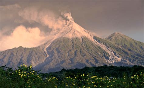 El Volcán De Fuego De Guatemala Registra Dos Explosiones Fuertes
