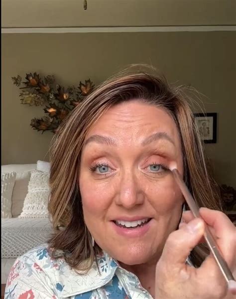 Super Easy Eye Makeup Look For Over 50s Upstyle