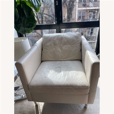 Vintage White Leather Armchair Aptdeco