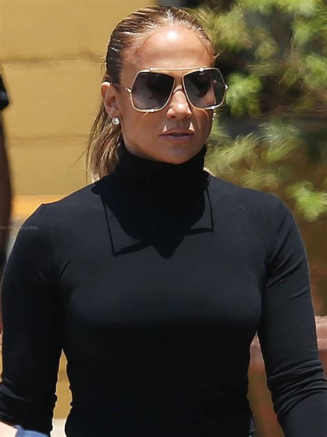 Jennifer Lopez Looks Sleek In A Turtleneck And Tight Jeans 35 Photos