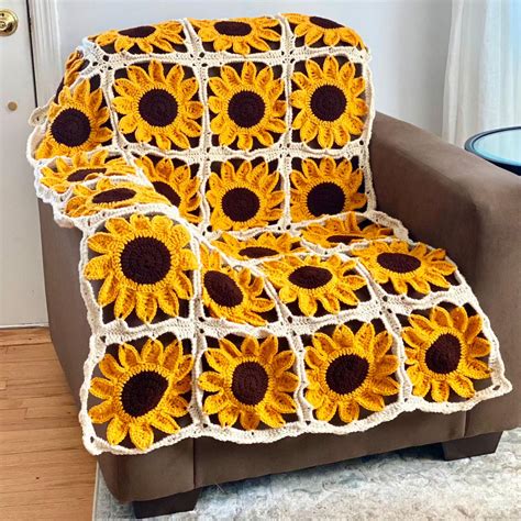 This Free Sunflower Crochet Blanket Pattern Looks Stunning And