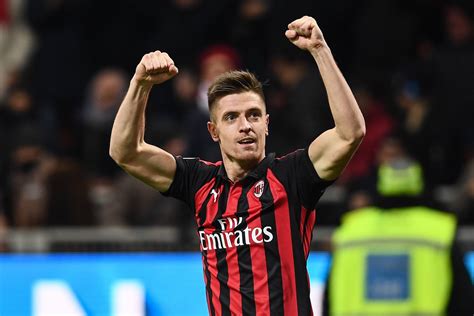 In the game fifa 21 his overall rating is 77. Piątek - strzelania początek! Zobacz pierwsze bramki ...