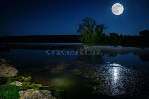Moon Over Lake Stock Image Image Of Scenic Painting 31949399