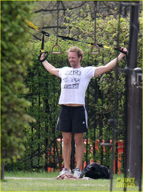 Chris Martin Shirtless London Workout Photo 2859802 Chris Martin
