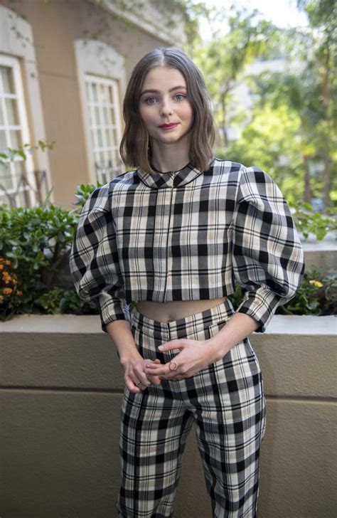 Thomasin Mckenzie Attends Jojo Rabbit Press Conference At The Four Seasones Hotel In Beverly