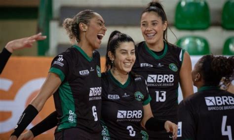 Super liga feminina de volei. Minas vence Brasília e garante a ponta da Superliga até 2021