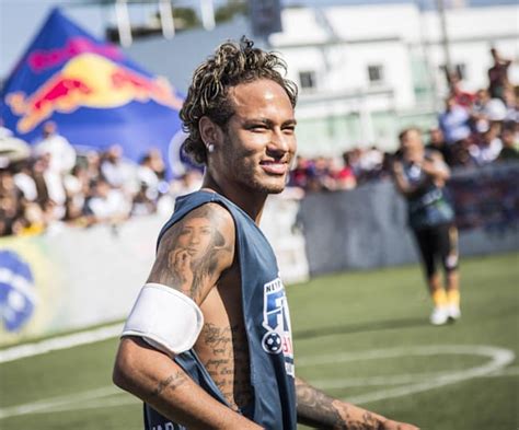 Neymar Jrs Five 2018