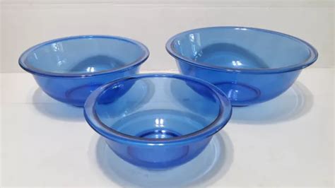 Vintage Set Of 3 Pyrex Cobalt Blue Glass Nesting Mixing Bowls 322 323 325 45 00 Picclick