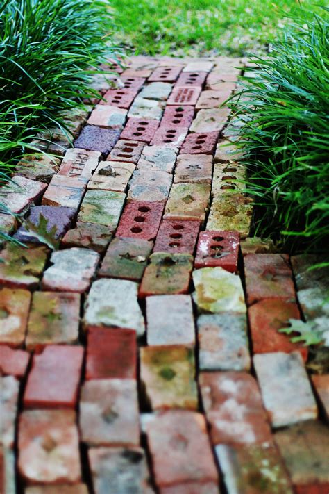 Awesome How To Lay Bricks For Garden Path