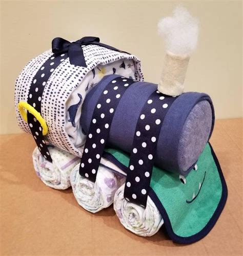 Adorable Diy Diaper Cake Train Baby Shower T Diy And Crafts