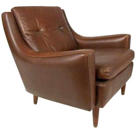Mid Century Modern Tufted Brown Leather Club Chair At 1stdibs Mid