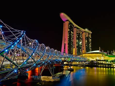 Rainbow City Singapore Marina Bay Sands At Night Leaf Cre Flickr
