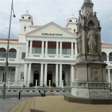 Mahkamah syariah boleh dikatakan telah dibebaskan daripada gangguan mahkamah sivil. Kompleks Mahkamah Pulau Pinang (Penang Courts Complex ...
