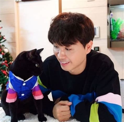 고양이 눈 여긴 내 낚시터라고! 박수홍 다홍이랑엔터 설립 형 때문…100억 넘게 횡령 폭로 전문 ...
