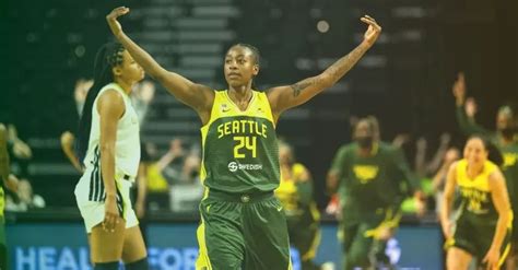 Jewell Loyd Bridges The Gap In Seattle The Dynasty Lives On