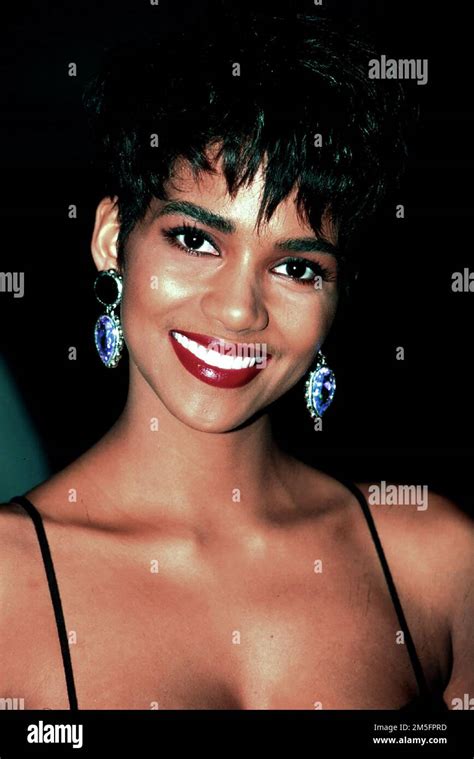 Halle Berry Attending A Hollywood Event In 1992 Credit Ron Wolfson